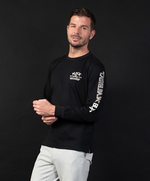 【BLACK】単色ロゴプリント入り丸首長袖Tシャツ